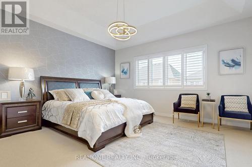 125 Joseph Hartman Crescent, Aurora, ON - Indoor Photo Showing Bedroom