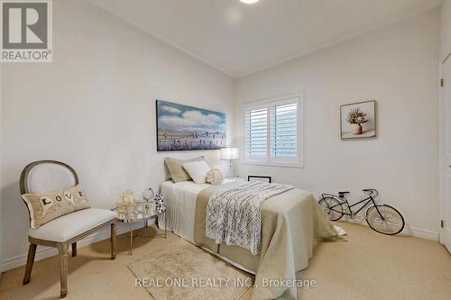 125 Joseph Hartman Crescent, Aurora, ON - Indoor Photo Showing Bedroom