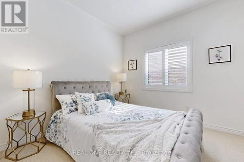 125 Joseph Hartman Crescent, Aurora, ON - Indoor Photo Showing Bedroom