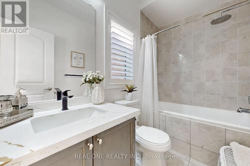 125 Joseph Hartman Crescent, Aurora, ON - Indoor Photo Showing Bathroom