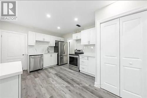 Upper - 313 Ashbury Road, Oakville, ON - Indoor Photo Showing Kitchen