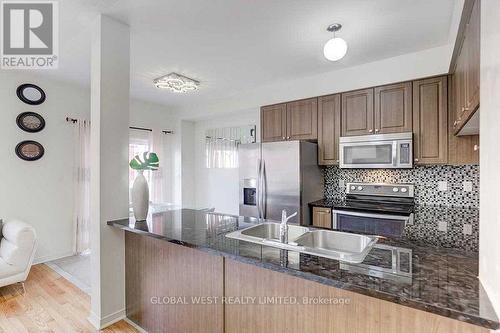 86 Checkerberry Crescent, Brampton, ON - Indoor Photo Showing Kitchen With Double Sink With Upgraded Kitchen