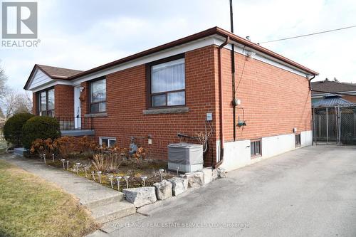 426 Brookside Drive, Oakville, ON - Outdoor With Exterior