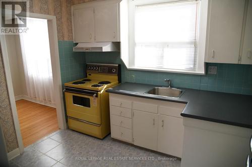 426 Brookside Drive, Oakville, ON - Indoor Photo Showing Kitchen