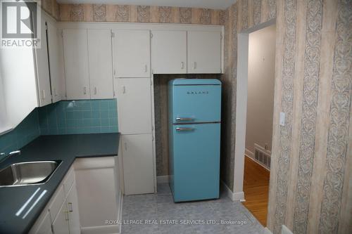 426 Brookside Drive, Oakville, ON - Indoor Photo Showing Kitchen