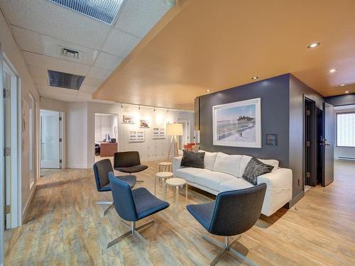 Office - 100-785 Ch. De Chambly, Longueuil (Le Vieux-Longueuil), QC - Indoor Photo Showing Living Room