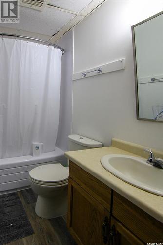 144 First Avenue N, Yorkton, SK - Indoor Photo Showing Bathroom