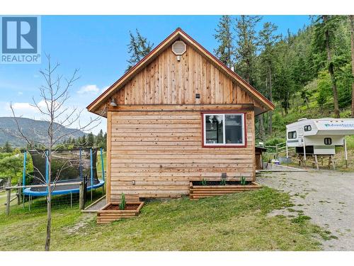 8585 Westsyde Road, Kamloops, BC - Outdoor