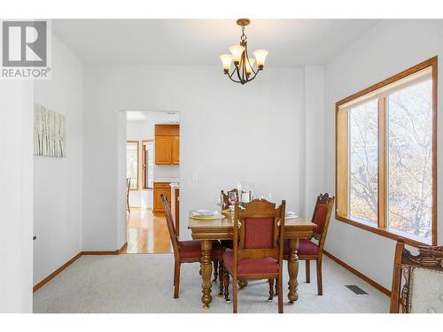 546 Vintage Terrace Road, Kelowna, BC - Indoor Photo Showing Dining Room