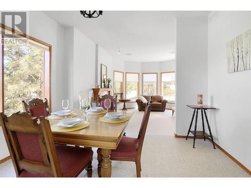 546 Vintage Terrace Road, Kelowna, BC - Indoor Photo Showing Dining Room