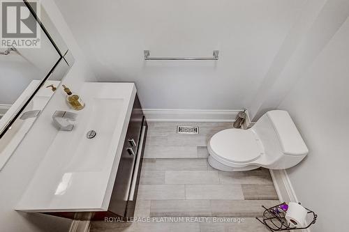 4226 Treetop Crescent, Mississauga, ON - Indoor Photo Showing Bathroom