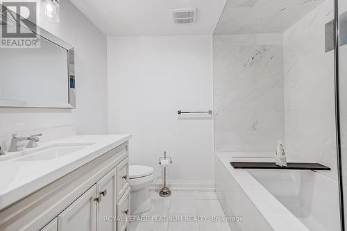 4226 Treetop Crescent, Mississauga, ON - Indoor Photo Showing Bathroom