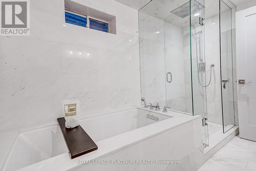 4226 Treetop Crescent, Mississauga, ON - Indoor Photo Showing Bathroom