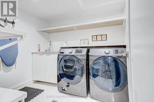 4226 Treetop Crescent, Mississauga, ON - Indoor Photo Showing Laundry Room