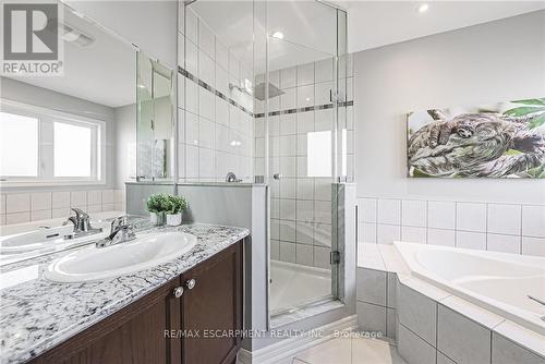 51 Narbonne Crescent, Hamilton, ON - Indoor Photo Showing Bathroom