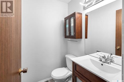 410 Nesbitt Way, Saskatoon, SK - Indoor Photo Showing Bathroom