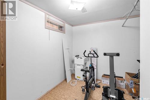 410 Nesbitt Way, Saskatoon, SK - Indoor Photo Showing Gym Room