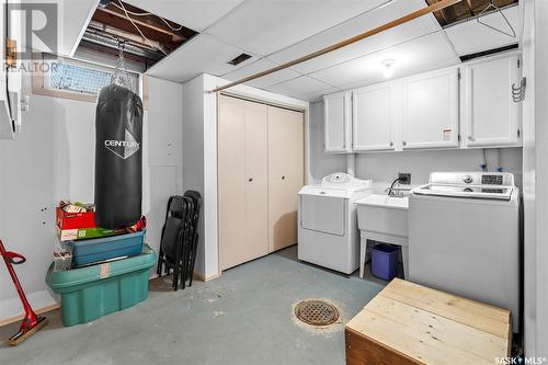 410 Nesbitt Way, Saskatoon, SK - Indoor Photo Showing Laundry Room