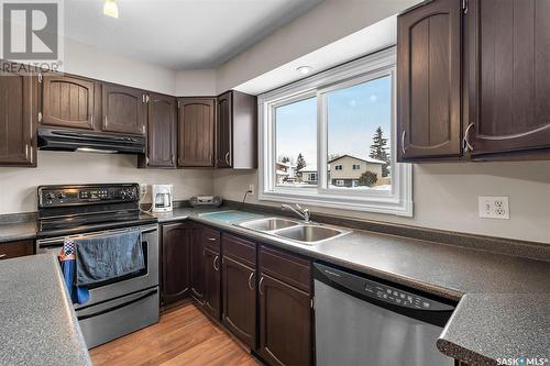 410 Nesbitt Way, Saskatoon, SK - Indoor Photo Showing Kitchen With Double Sink