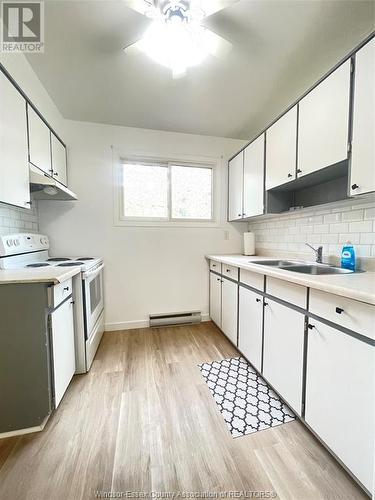 2673 Vine Court Unit# 2673, Windsor, ON - Indoor Photo Showing Kitchen