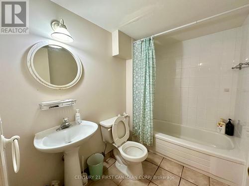 154 St Bees Close, London, ON - Indoor Photo Showing Bathroom