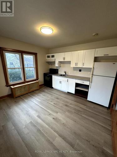 1 - 6622 Thorold Stone Road, Niagara Falls (212 - Morrison), ON - Indoor Photo Showing Kitchen