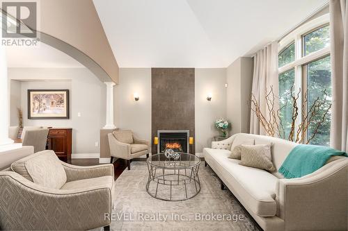 22 Red Haven Drive, Niagara-On-The-Lake, ON - Indoor Photo Showing Living Room With Fireplace