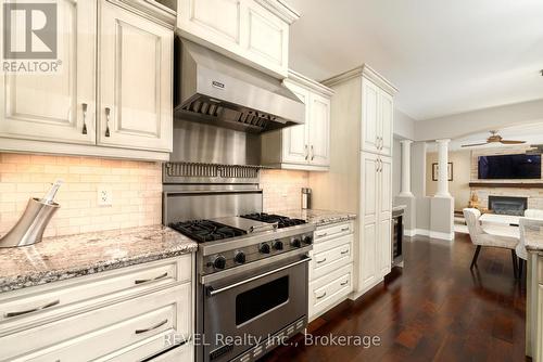 22 Red Haven Drive, Niagara-On-The-Lake, ON - Indoor Photo Showing Kitchen With Upgraded Kitchen