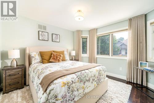 22 Red Haven Drive, Niagara-On-The-Lake, ON - Indoor Photo Showing Bedroom