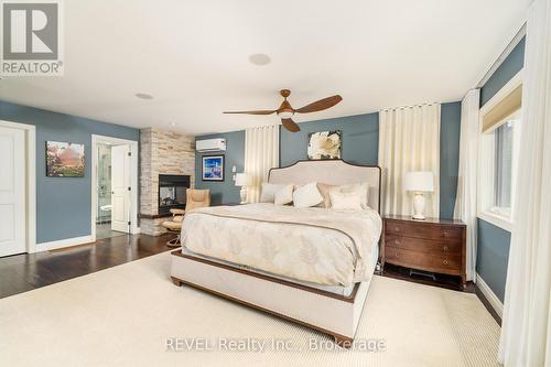 22 Red Haven Drive, Niagara-On-The-Lake, ON - Indoor Photo Showing Bedroom