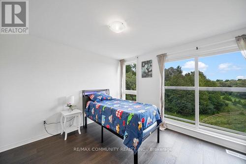 1672 Pleasure Valley Path N, Oshawa, ON - Indoor Photo Showing Bedroom