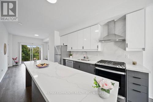 1672 Pleasure Valley Path N, Oshawa, ON - Indoor Photo Showing Kitchen With Double Sink With Upgraded Kitchen