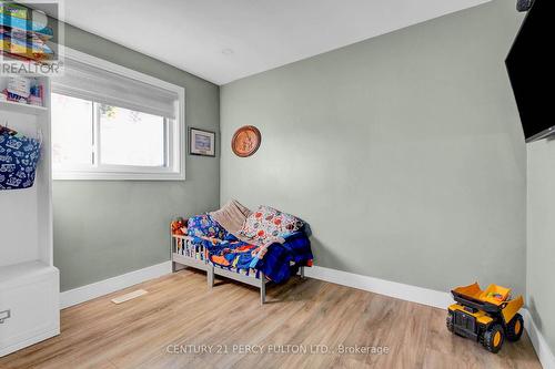 150 Nelson Street E, New Tecumseth, ON - Indoor Photo Showing Bedroom