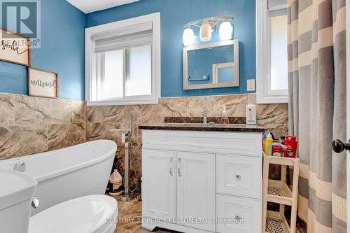 150 Nelson Street E, New Tecumseth, ON - Indoor Photo Showing Bathroom