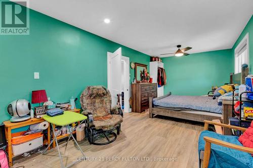 150 Nelson Street E, New Tecumseth, ON - Indoor Photo Showing Bedroom