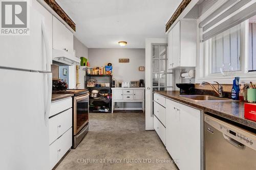 150 Nelson Street E, New Tecumseth, ON - Indoor Photo Showing Kitchen