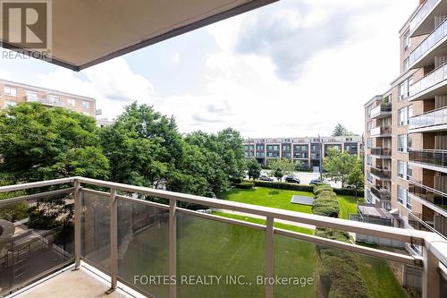 404 - 650 Lawrence Avenue W, Toronto, ON - Outdoor With Balcony With Exterior