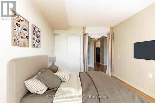 404 - 650 Lawrence Avenue W, Toronto, ON - Indoor Photo Showing Bedroom