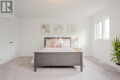 41 Wakefield Boulevard, Essa, ON - Indoor Photo Showing Bedroom