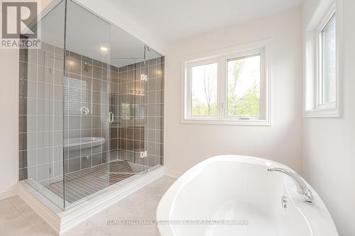 41 Wakefield Boulevard, Essa, ON - Indoor Photo Showing Bathroom