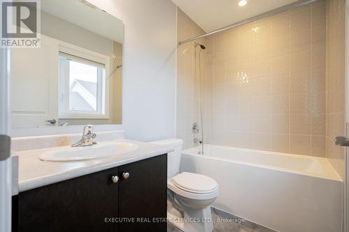 4064 Maitland Street, Lincoln, ON - Indoor Photo Showing Bathroom