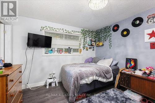 38 Minonen Road, Georgina, ON - Indoor Photo Showing Bedroom