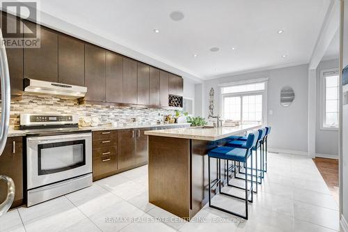 171 Gardenbrooke Trail, Brampton, ON - Indoor Photo Showing Kitchen With Upgraded Kitchen