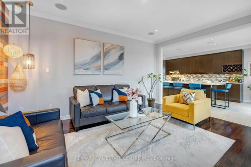 171 Gardenbrooke Trail, Brampton, ON - Indoor Photo Showing Living Room