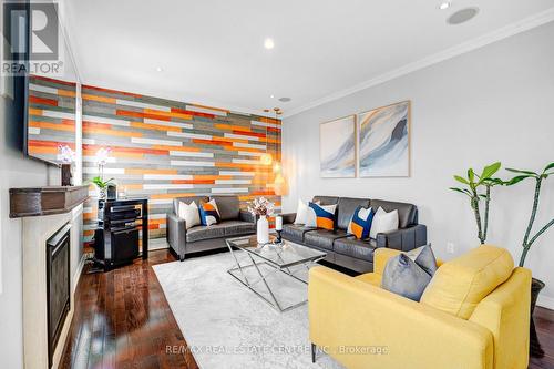 171 Gardenbrooke Trail, Brampton, ON - Indoor Photo Showing Living Room