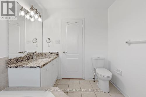 5694 Jenvic Grove, Mississauga, ON - Indoor Photo Showing Bathroom