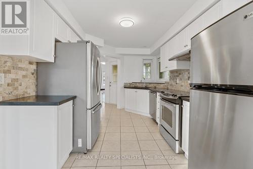 5694 Jenvic Grove, Mississauga, ON - Indoor Photo Showing Kitchen With Stainless Steel Kitchen