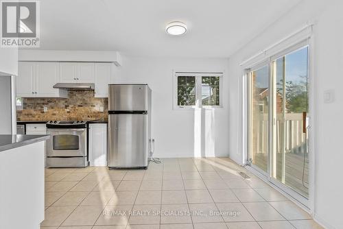 5694 Jenvic Grove, Mississauga, ON - Indoor Photo Showing Kitchen With Stainless Steel Kitchen