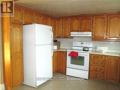 11 Judith Crescent, Brampton, ON - Indoor Photo Showing Kitchen