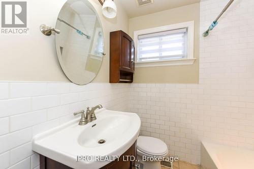 41 Sherwood Crescent, Brampton, ON - Indoor Photo Showing Bathroom